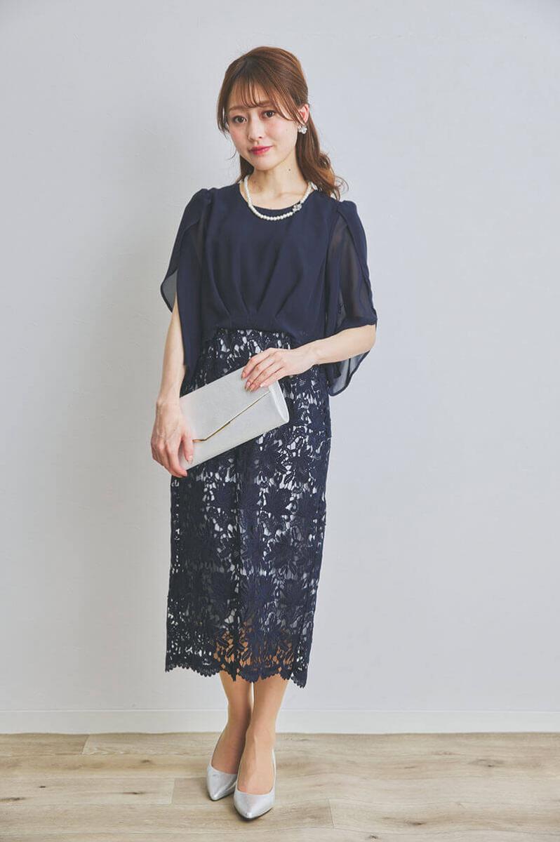 ネイビーのシフォンレースIラインドレス