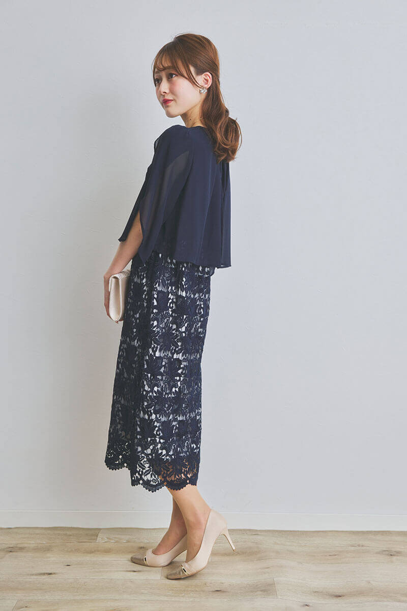 ネイビーのシフォンレースIラインドレス