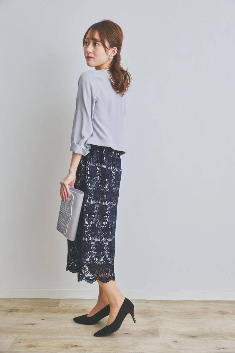 ネイビーのシフォンレースIラインドレス