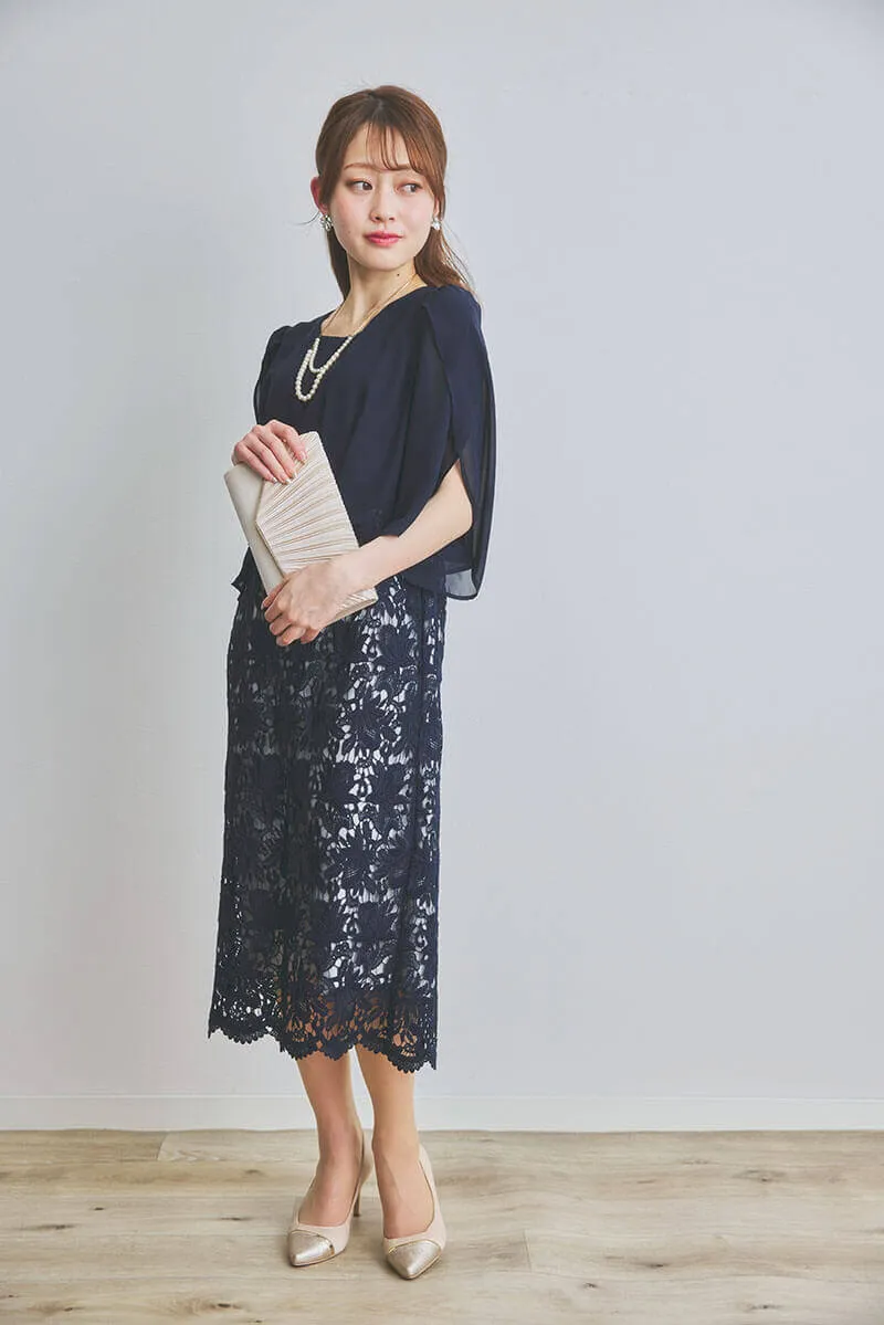 ネイビーのシフォンレースIラインドレス