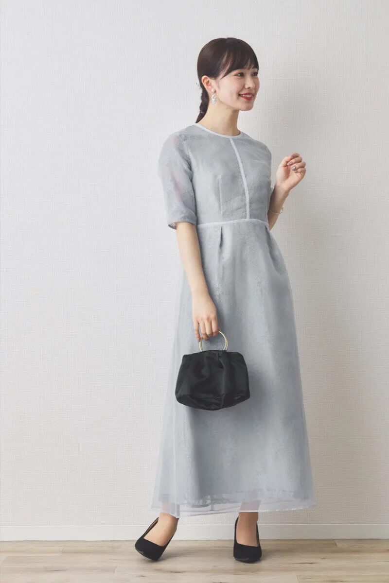 ブルーグレーのシアーレースパイピングドレス