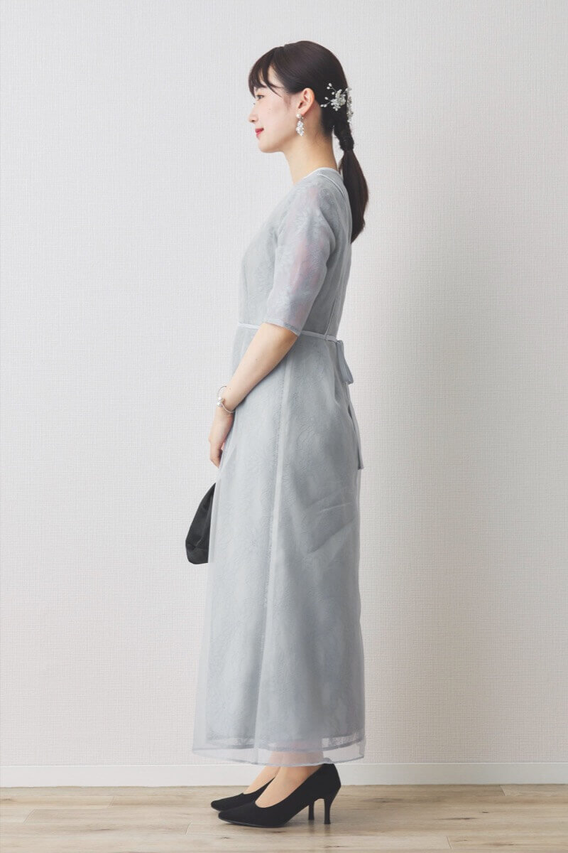 ブルーグレーのシアーレースパイピングドレス