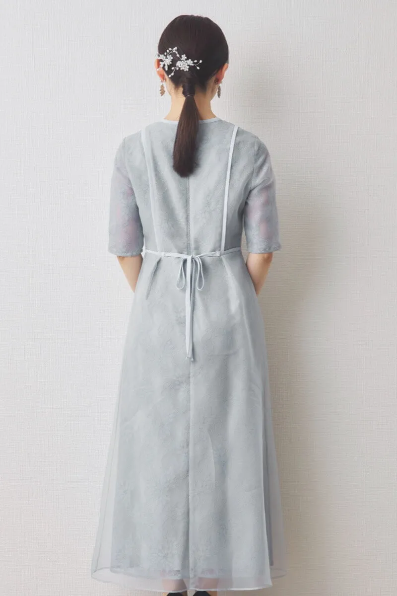 ブルーグレーのシアーレースパイピングドレス