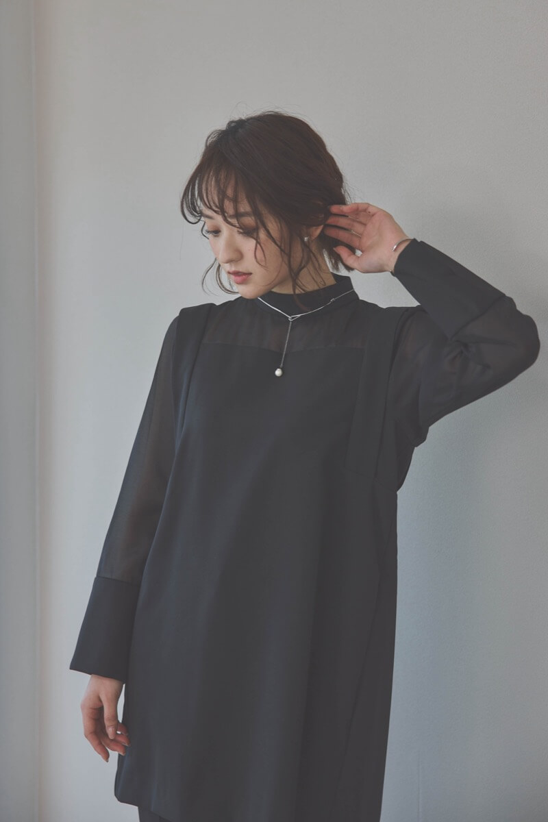 ブラックのバックパールセットアップパンツドレス