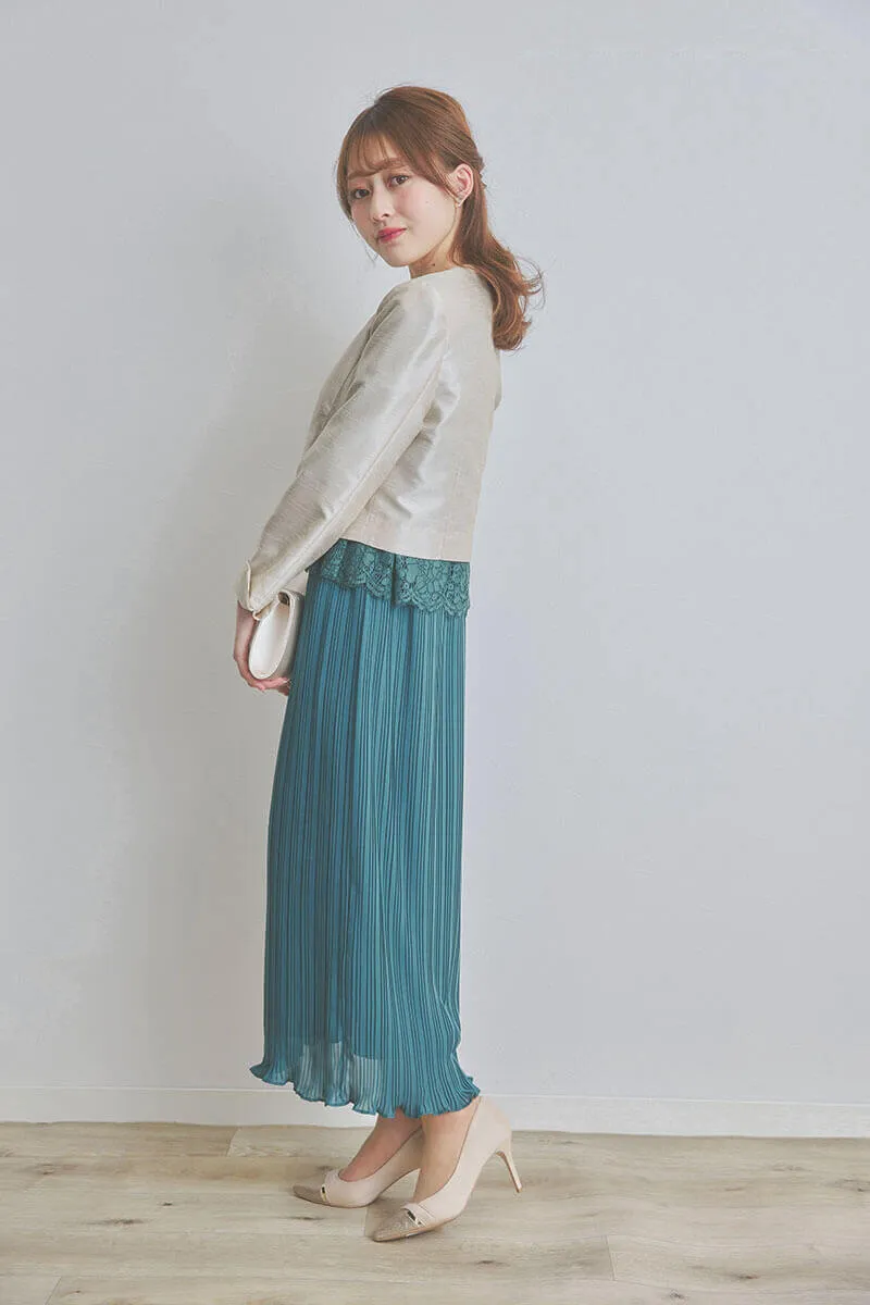 グリーンのレースコンビプリーツドレス