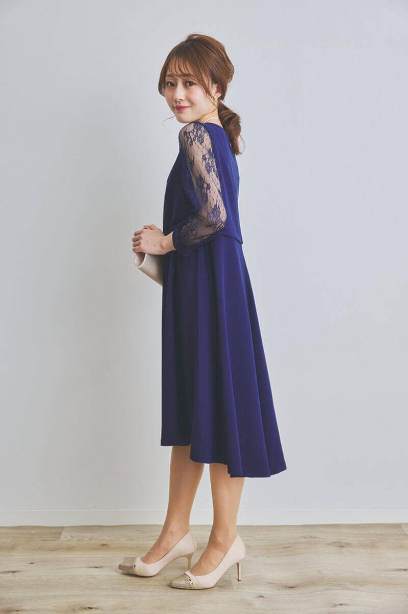 ネイビーの授乳口付きフィットアンドフレアドレス