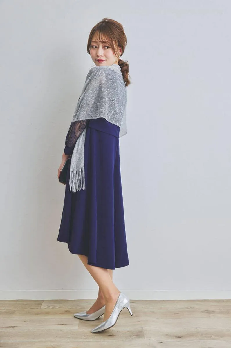 ネイビーの授乳口付きフィットアンドフレアドレス