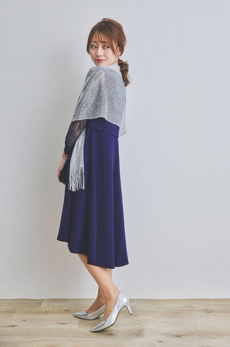 ネイビーの授乳口付きフィットアンドフレアドレス