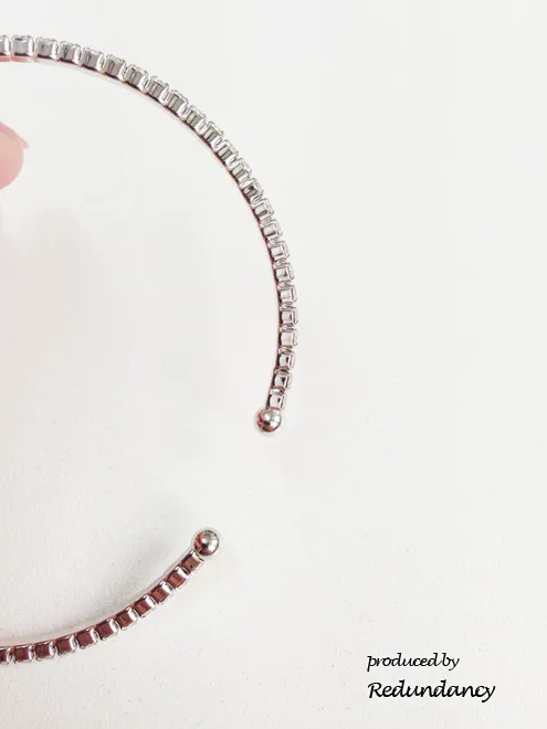 シルバーのパールとビジュー付バングル