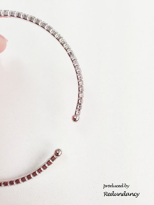 シルバーのパールとビジュー付バングル