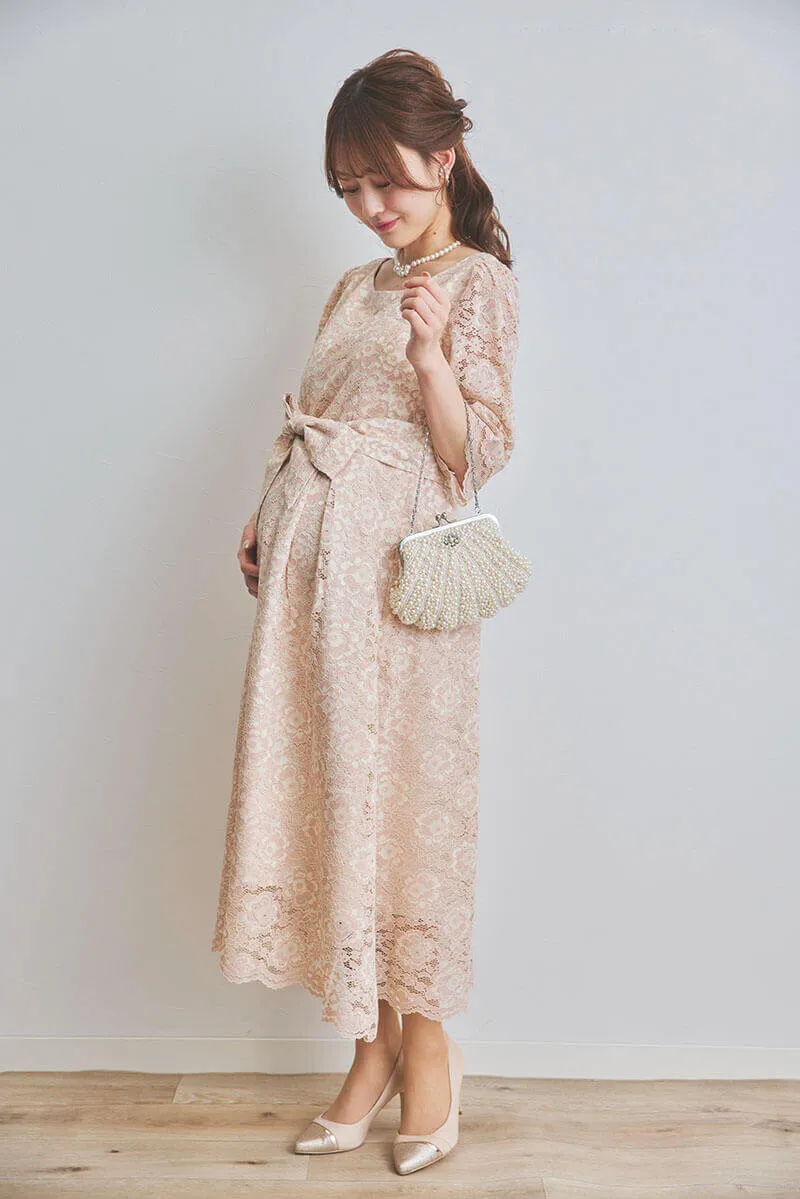 ピンクベージュの授乳口付きマタニティドレス