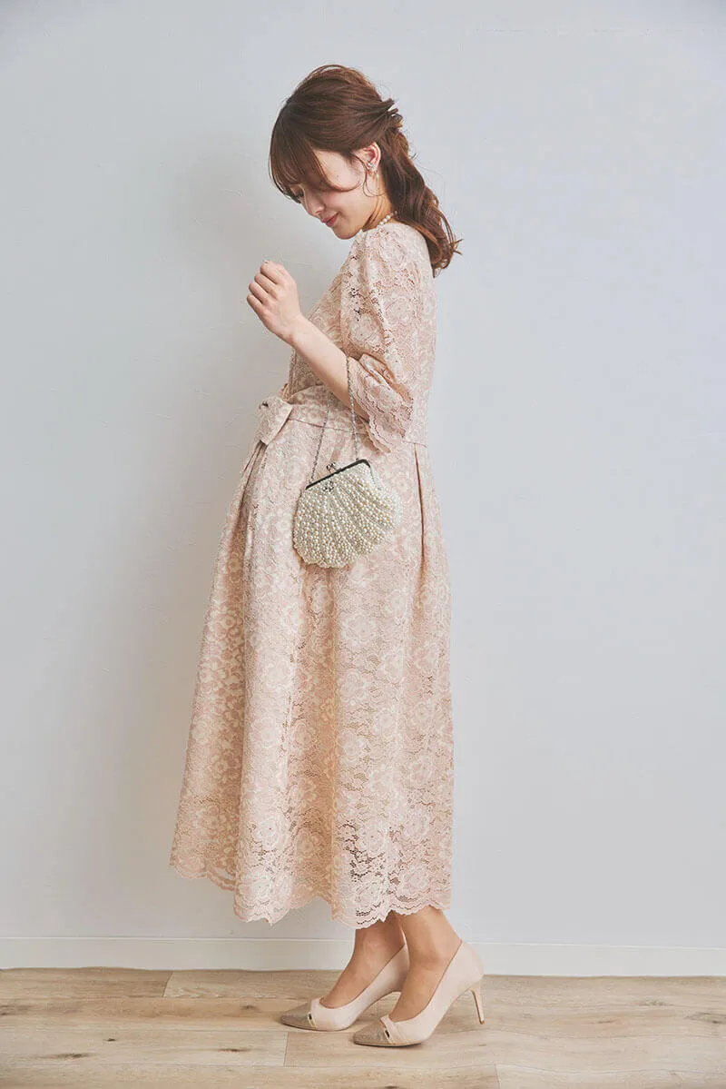 ピンクベージュの授乳口付きマタニティドレス