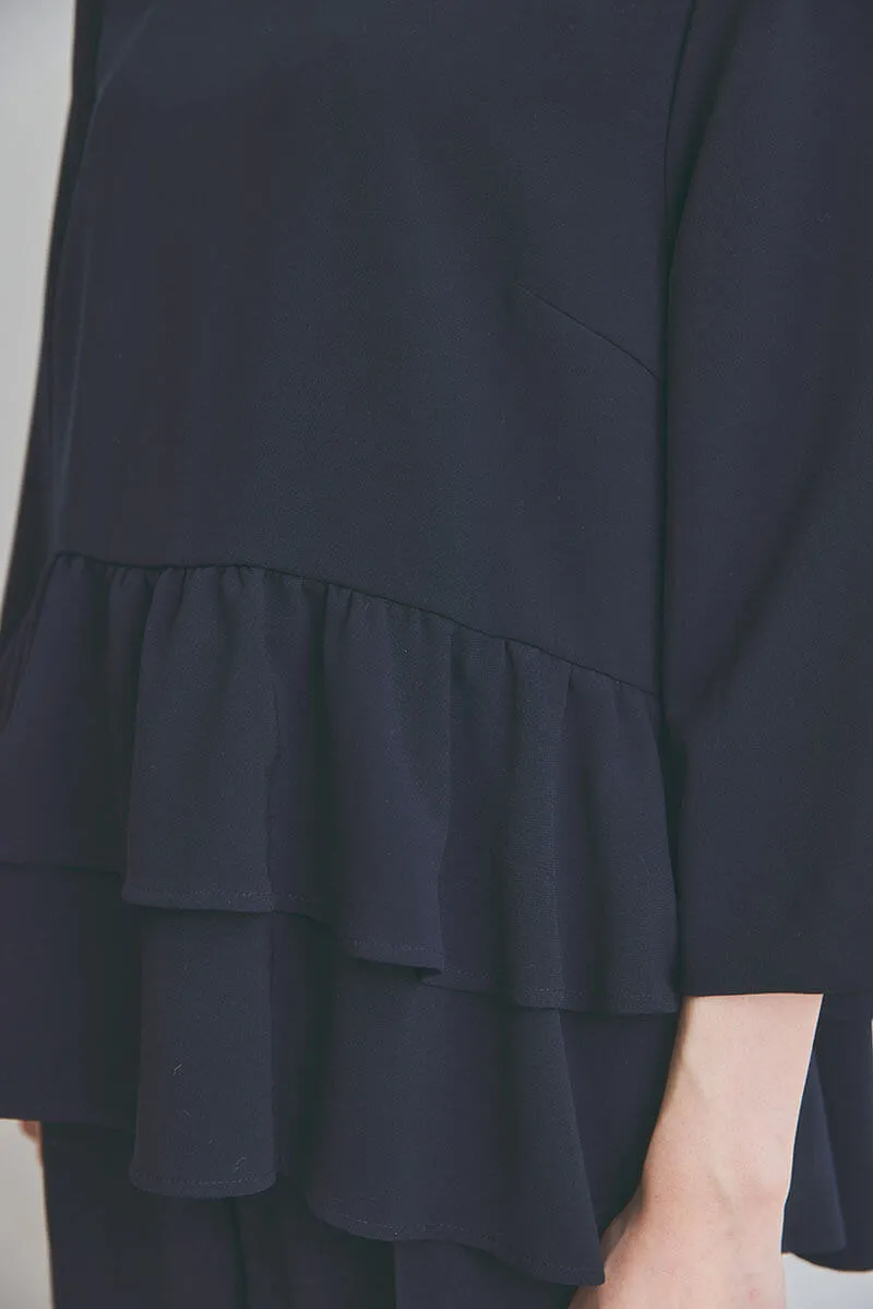 ネイビーのペプラムトップスパンツドレス