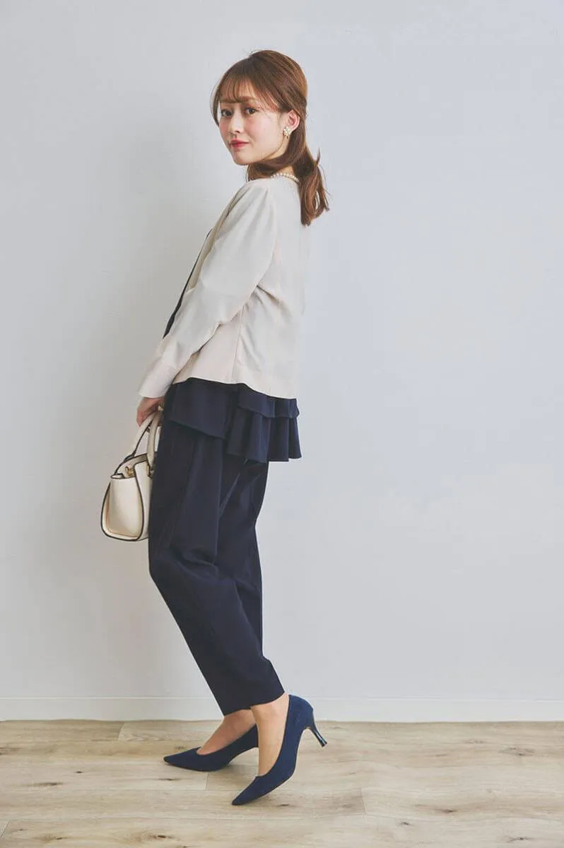 ネイビーのペプラムトップスパンツドレス