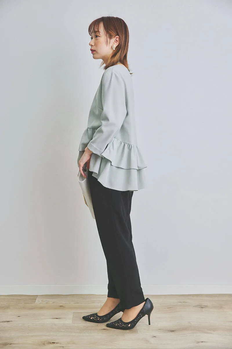 ライトグリーン×ブラックのペプラムトップスパンツドレス