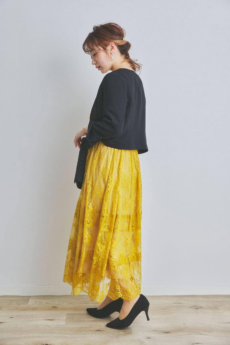 イエローのティアードレースドレス