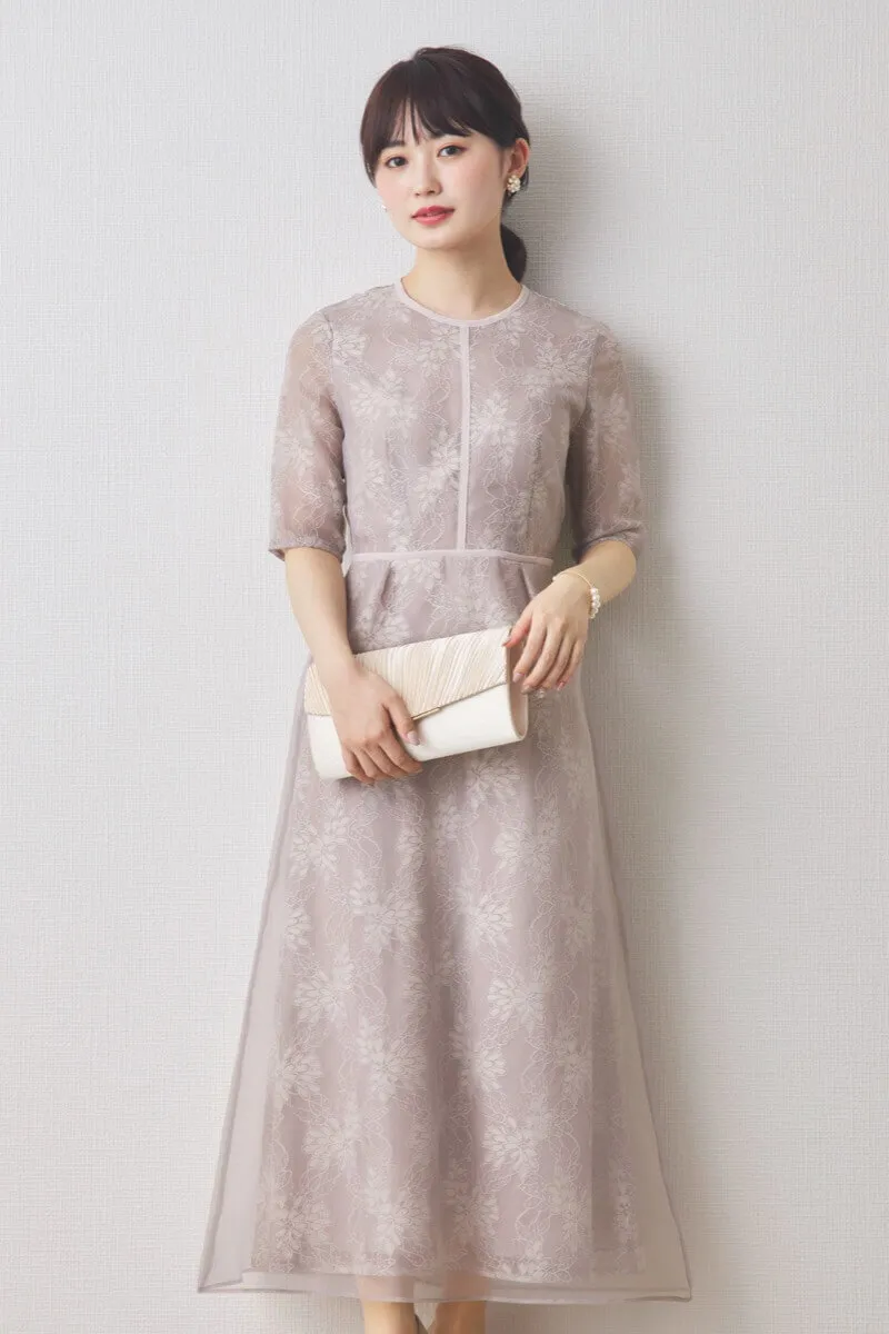 ピンクのシアーレースパイピングドレス