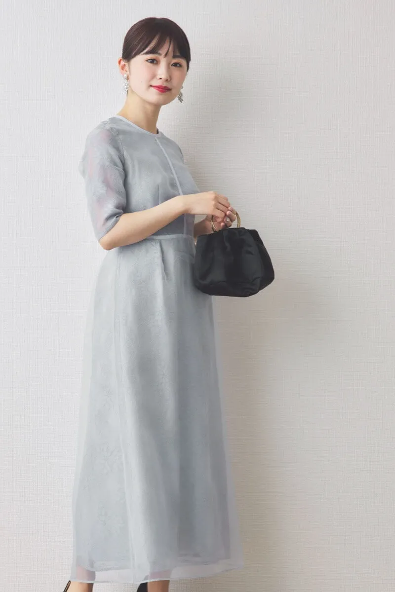 ブルーグレーのシアーレースパイピングドレス