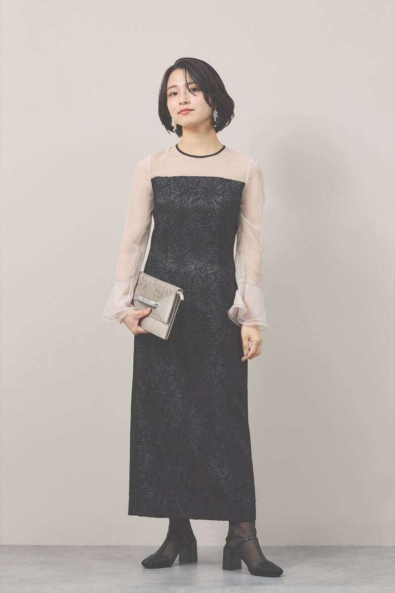 ブラックのフラワージャガードIラインドレス