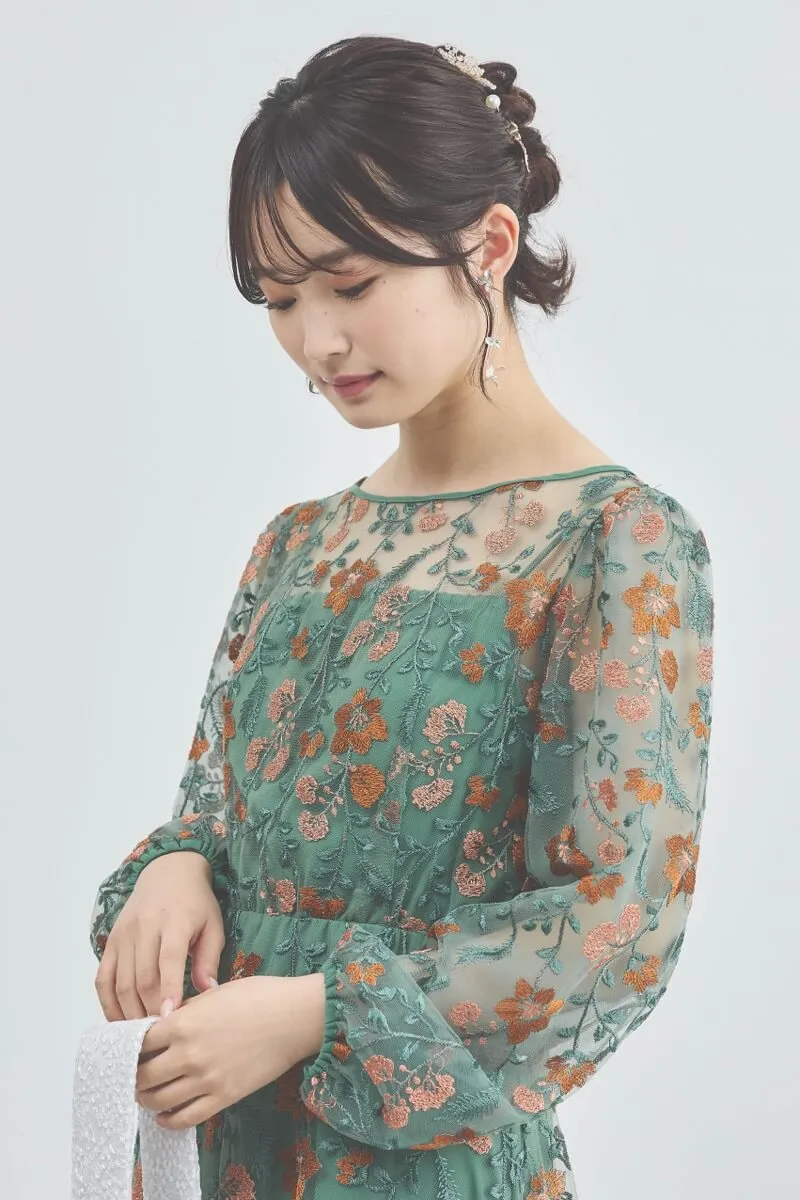 グリーンのフラワーエンブロイダリーオーガンジードレス