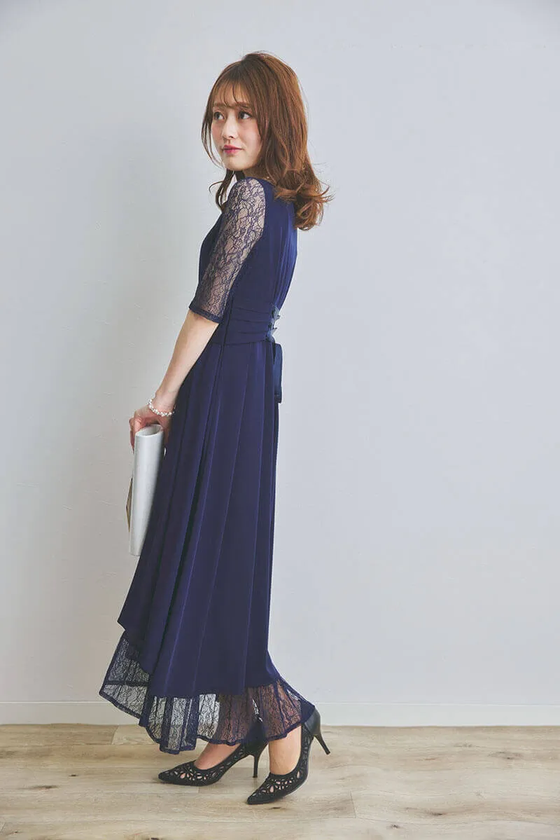 ネイビーのウエストモチーフベルトドレス