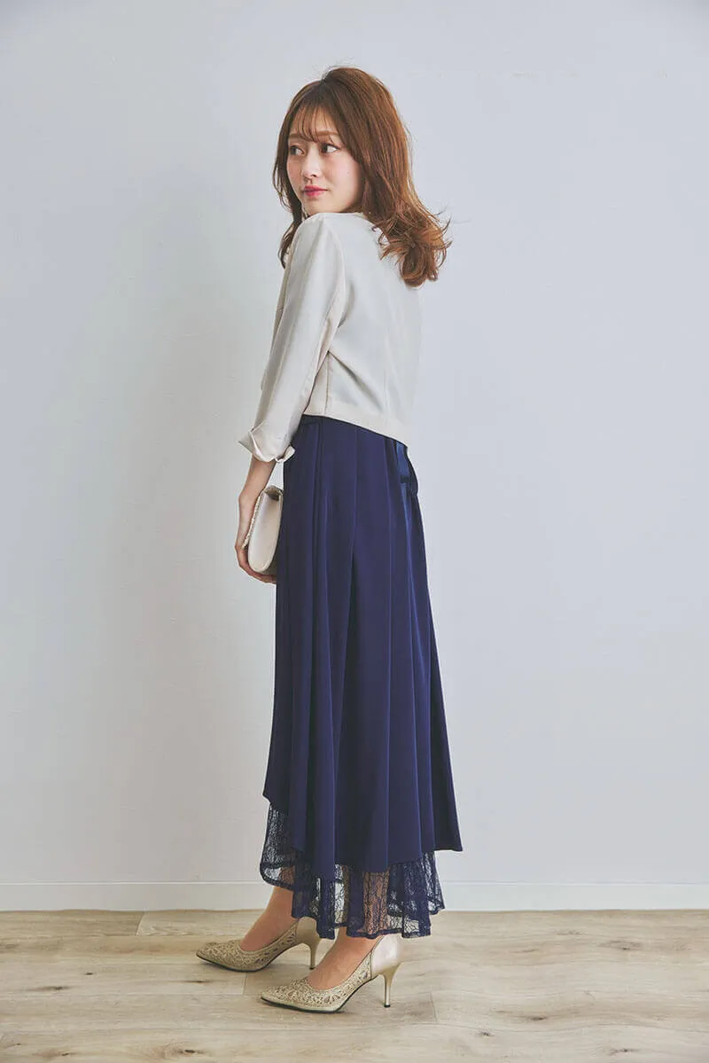 ネイビーのウエストモチーフベルトドレス