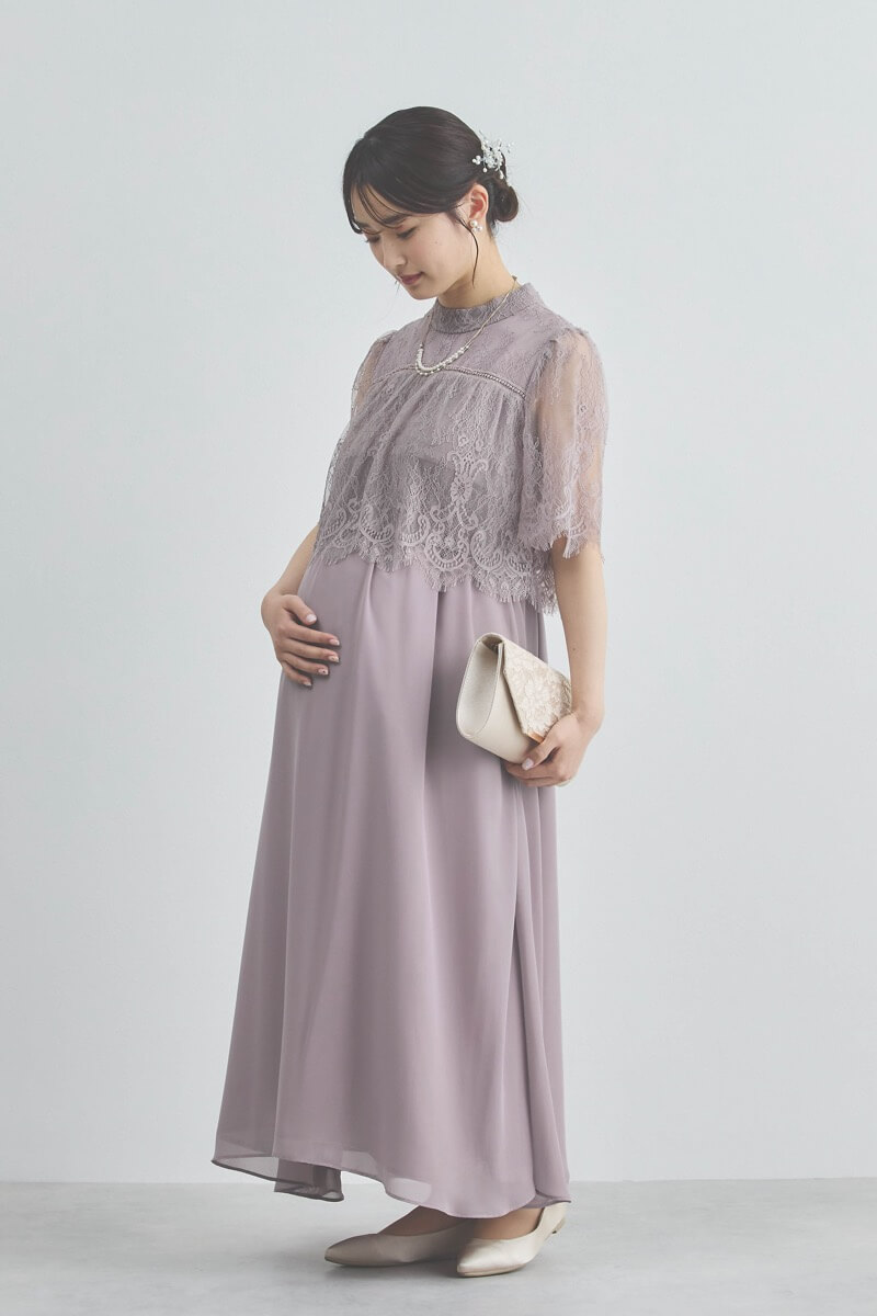 モーヴピンクの授乳口付きハイネックレースドレス