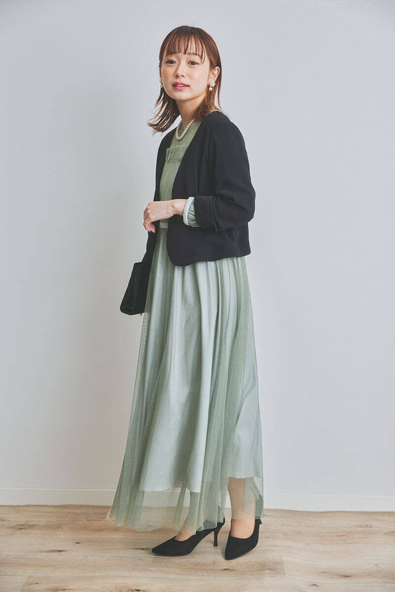 ライトグリーンのフロントフリルチュールドレス