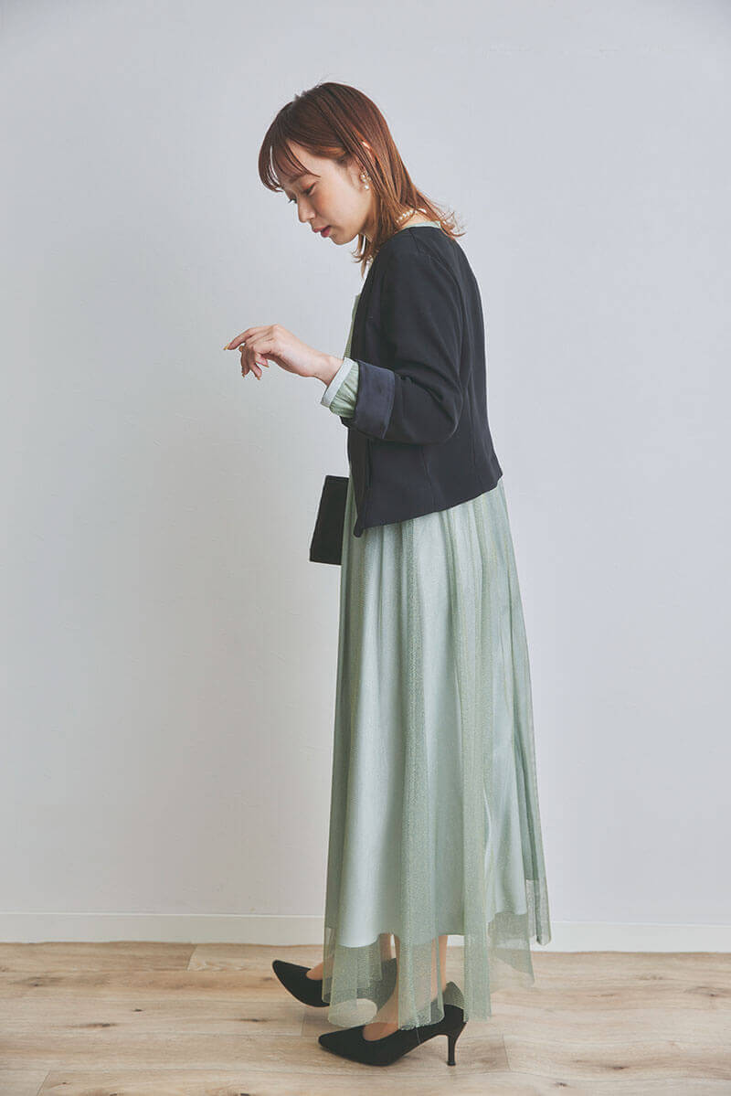 ライトグリーンのフロントフリルチュールドレス