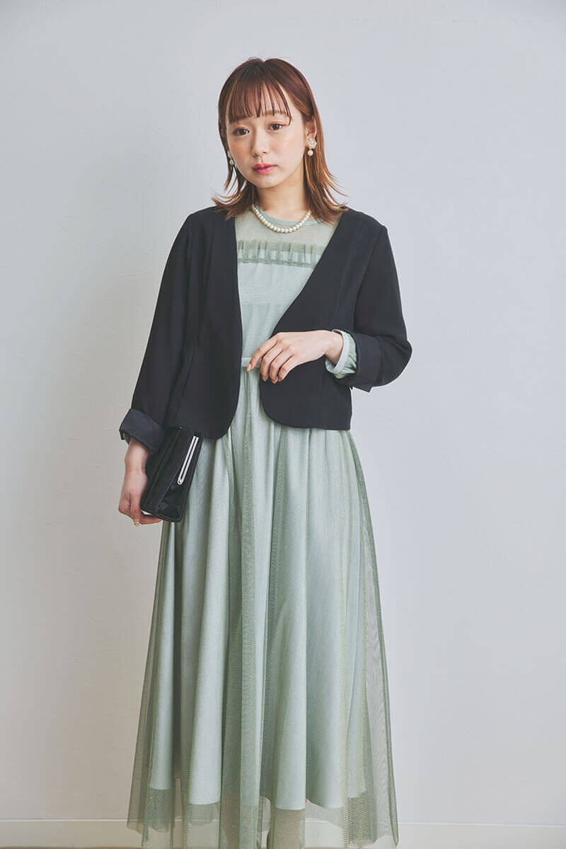 ライトグリーンのフロントフリルチュールドレス