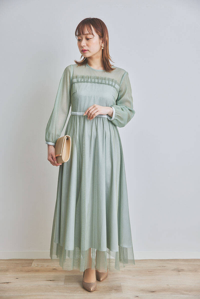 ライトグリーンのフロントフリルチュールドレス