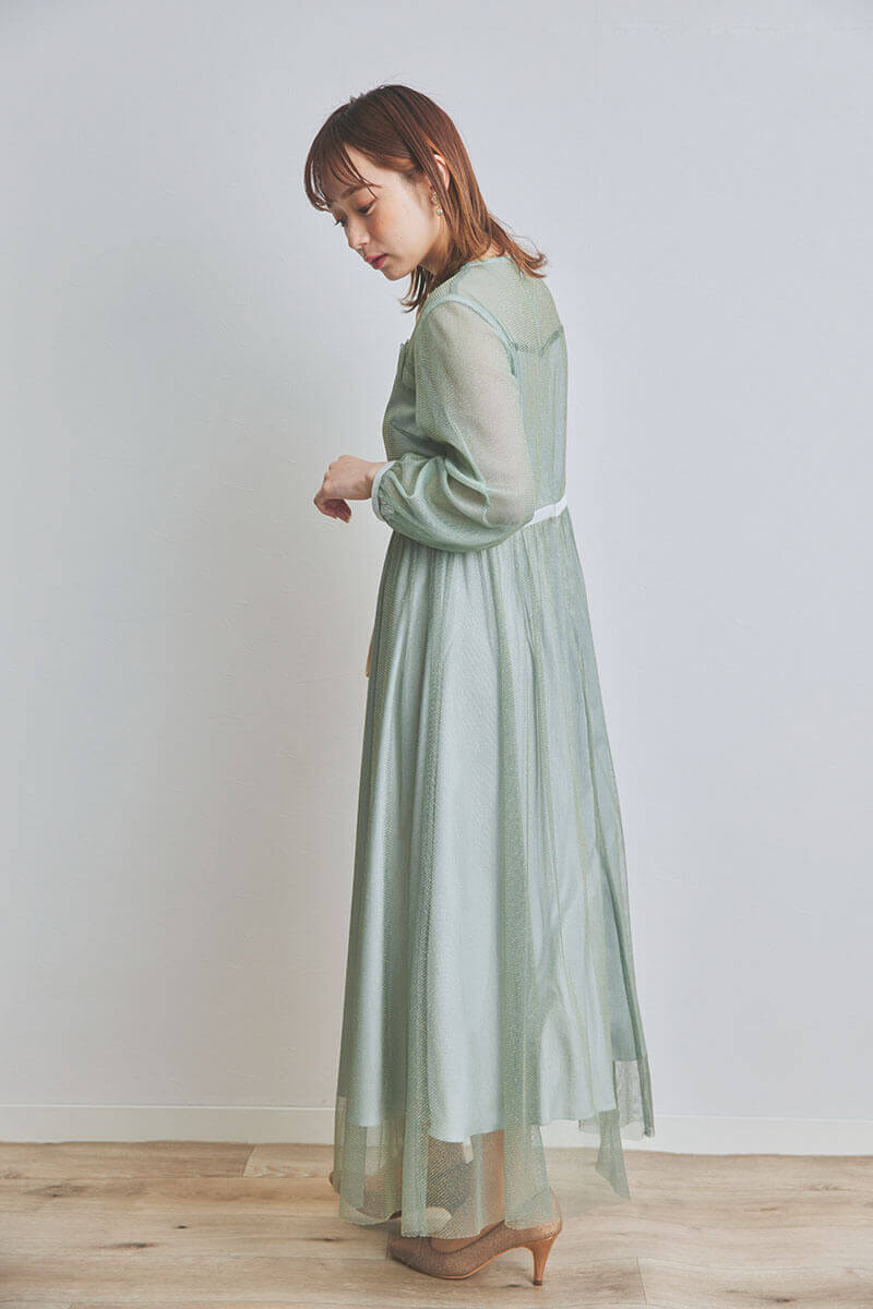 ライトグリーンのフロントフリルチュールドレス