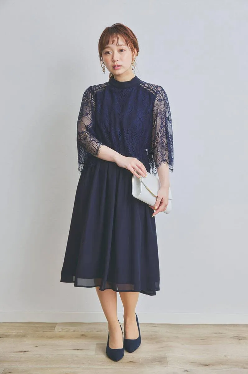 ネイビーのボトルネックフレアドレス