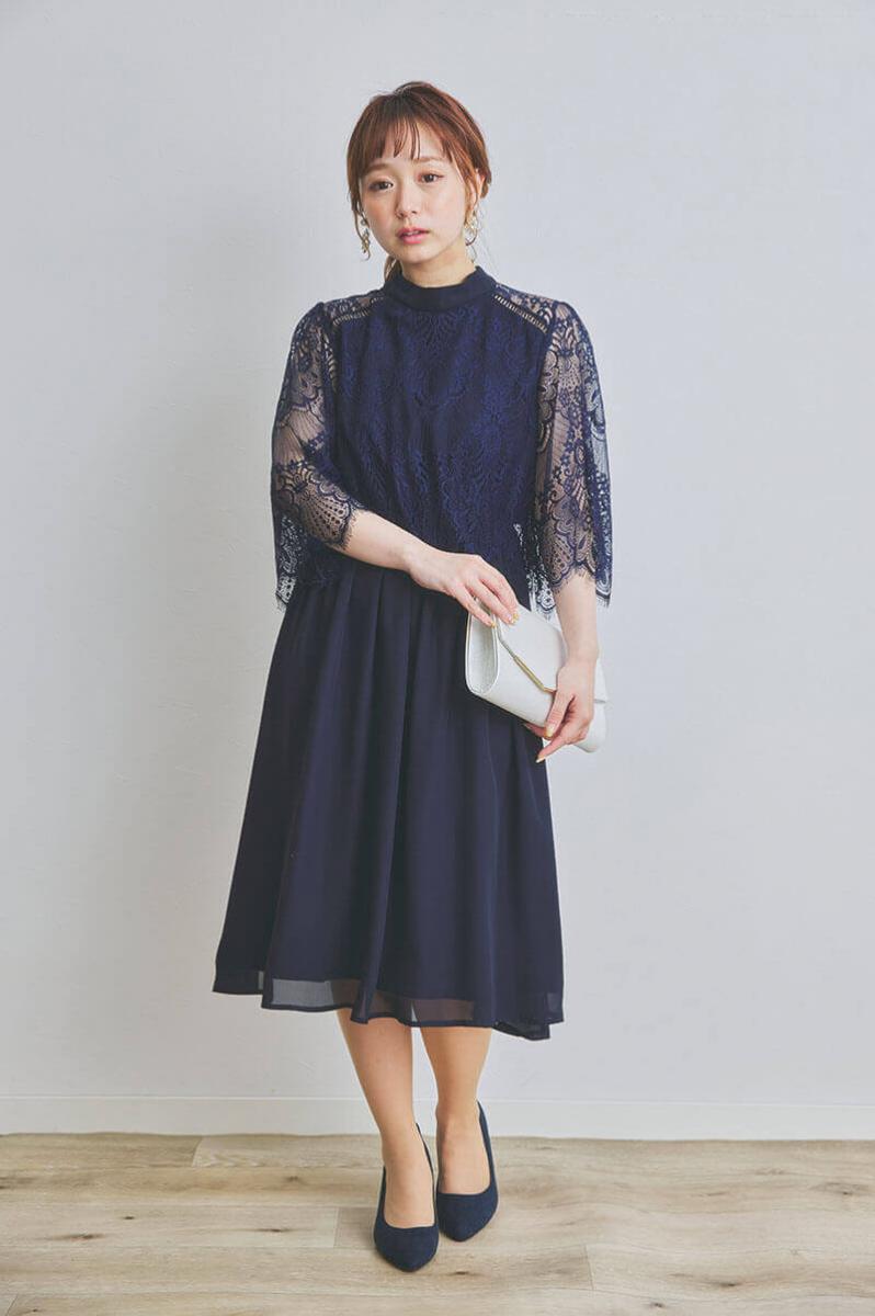 ネイビーのボトルネックフレアドレス