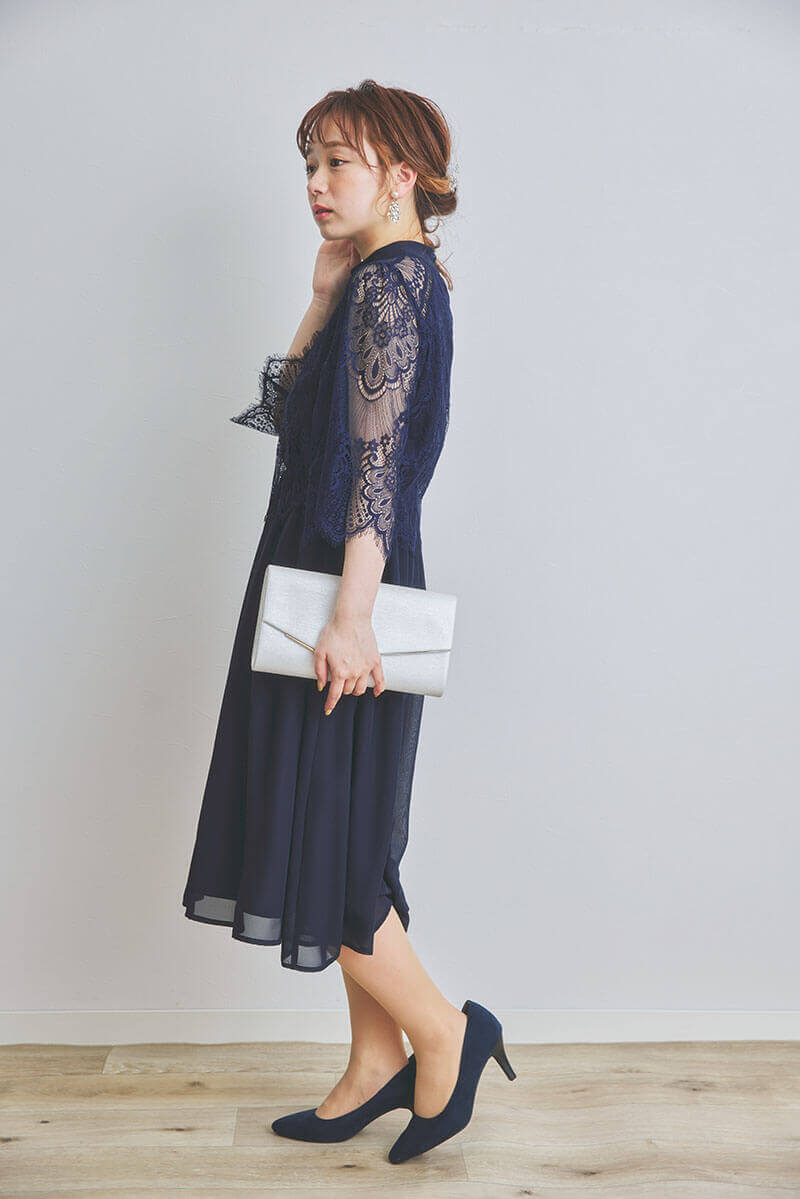 ネイビーのボトルネックフレアドレス