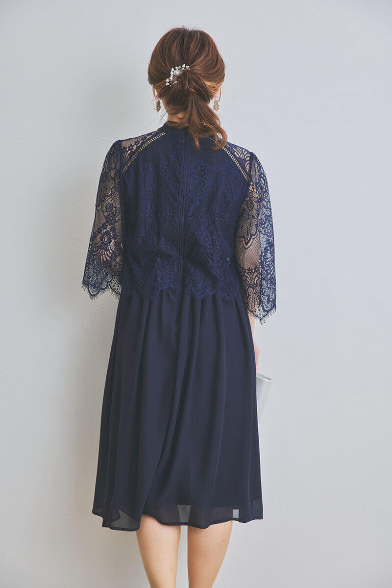 ネイビーのボトルネックフレアドレス