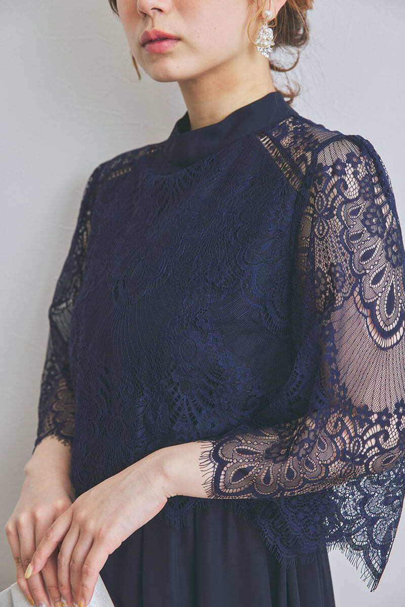 ネイビーのボトルネックフレアドレス