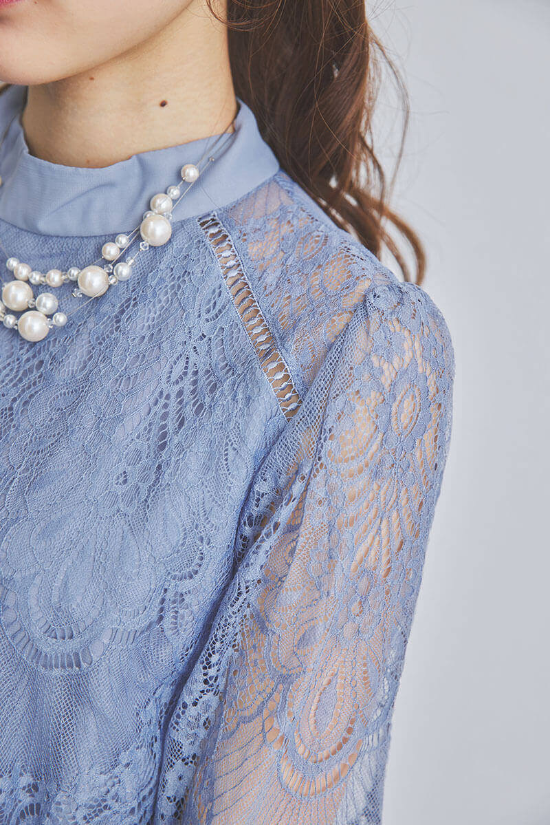 ブルーグレーのボトルネックフレアドレス