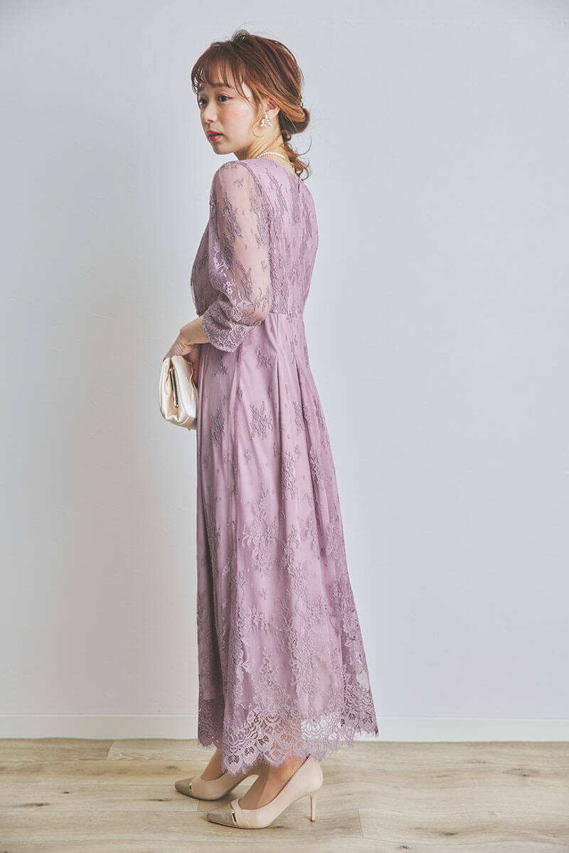 ピンクラベンダーのフローラルレースドレス
