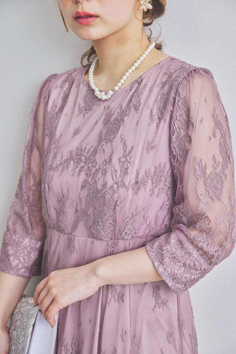 ピンクラベンダーのフローラルレースドレス