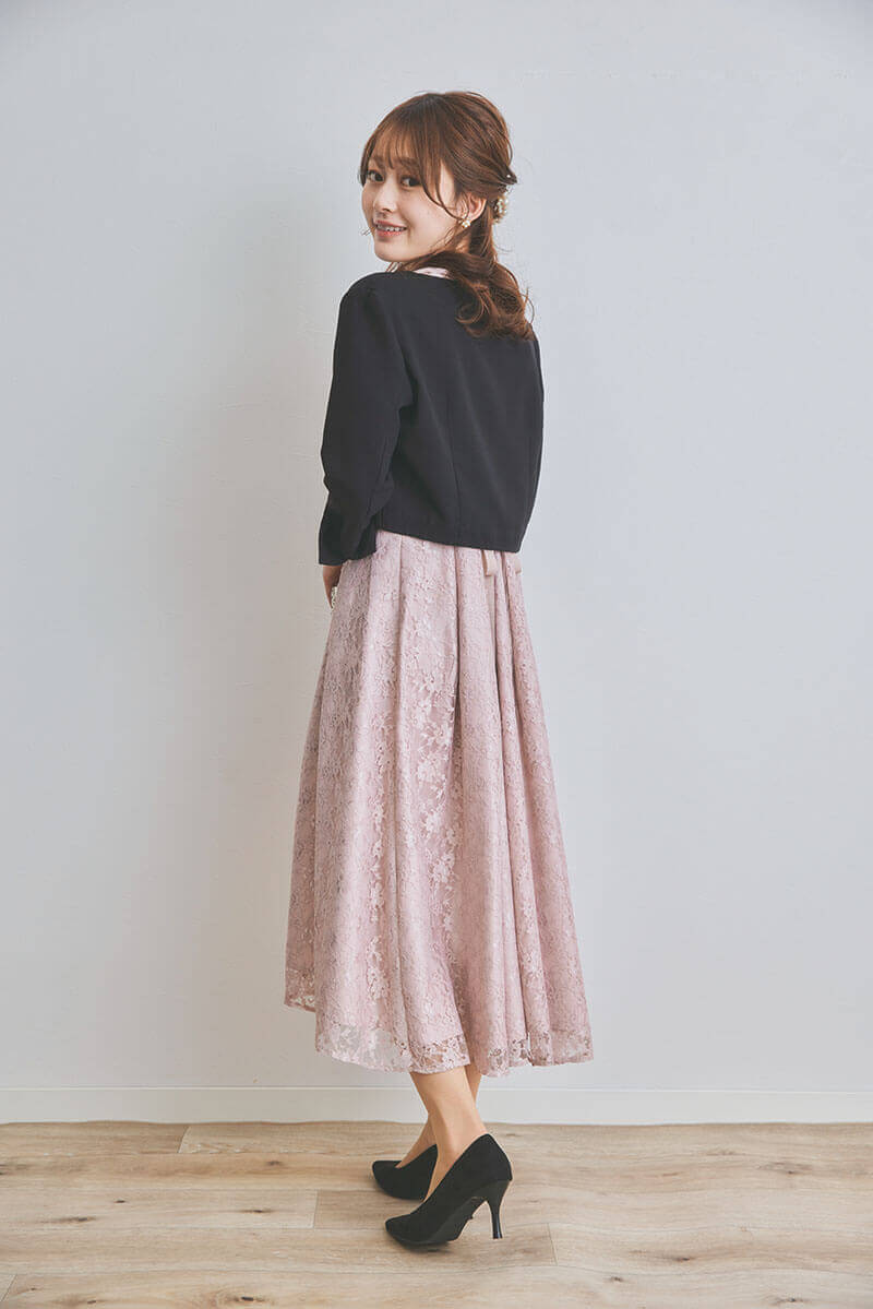 ピンクの総レースフィッシュテールドレス