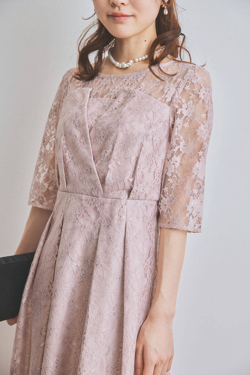 ピンクの総レースフィッシュテールドレス