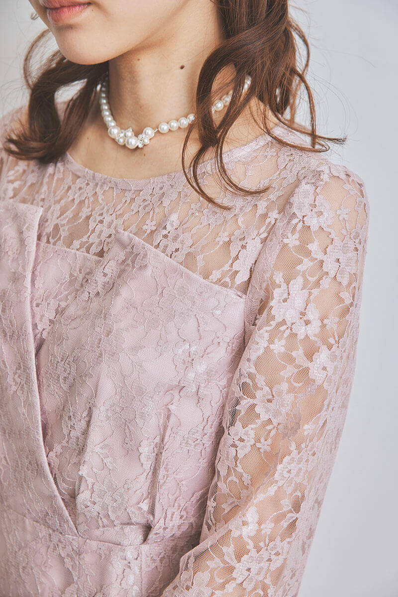 ピンクの総レースフィッシュテールドレス