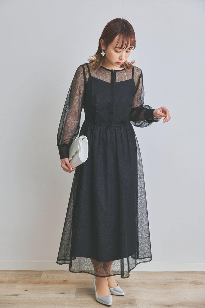 ブラックの幾何学チュールドレス