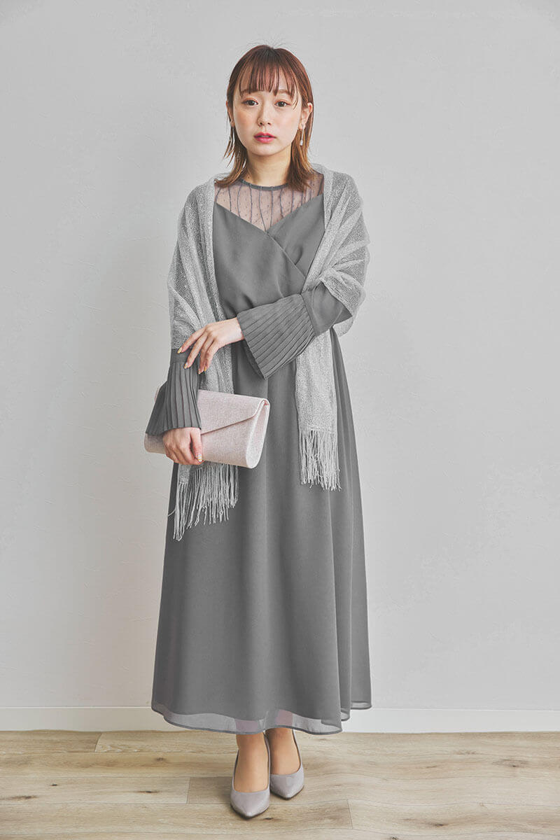グレーのカシュクールシフォンドレス