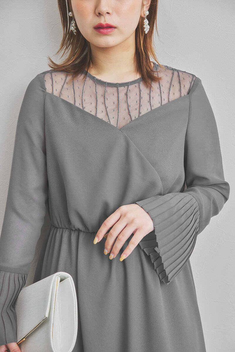 グレーのカシュクールシフォンドレス