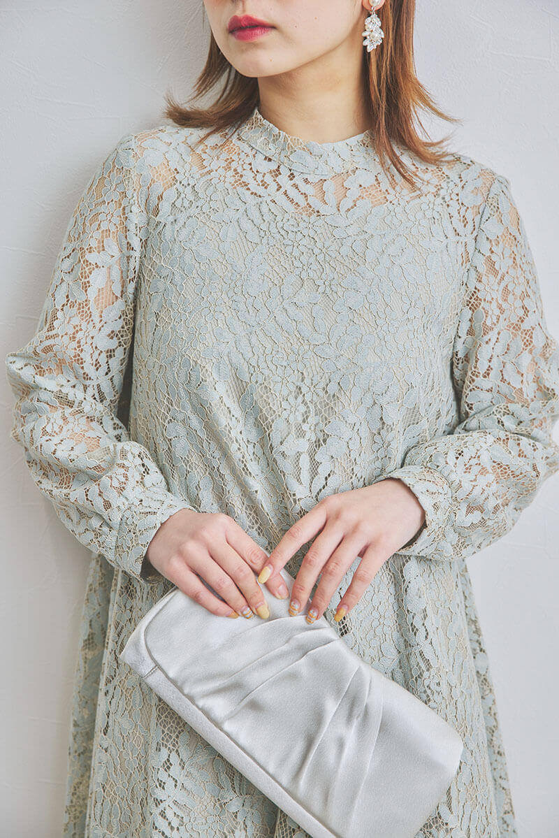 ライトグリーンのオールレースAラインドレス