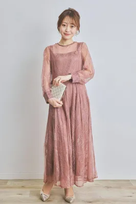 レースガウンのオールドローズドレス