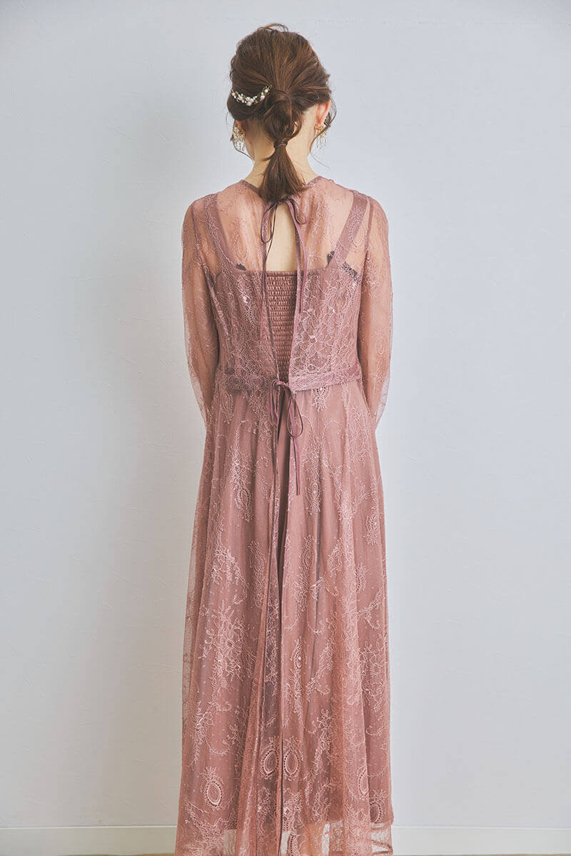 オールドローズのロングレースガウンドレス