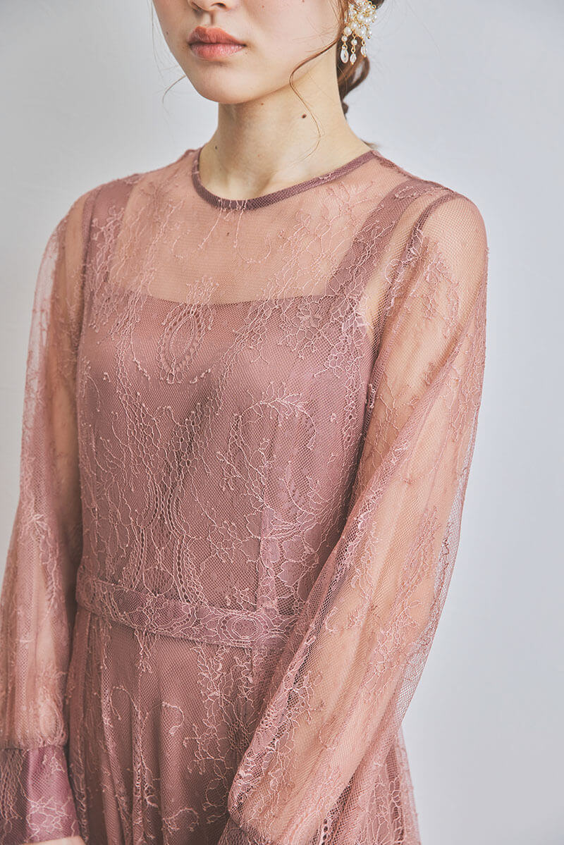 オールドローズのロングレースガウンドレス